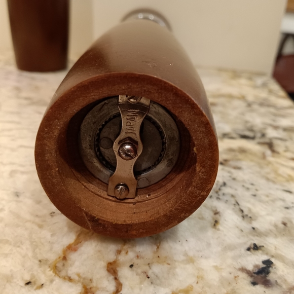 MCM Vintage Wood Salt Shaker & Peppermill Made in Japan 10.5" High - Picture 14 of 16